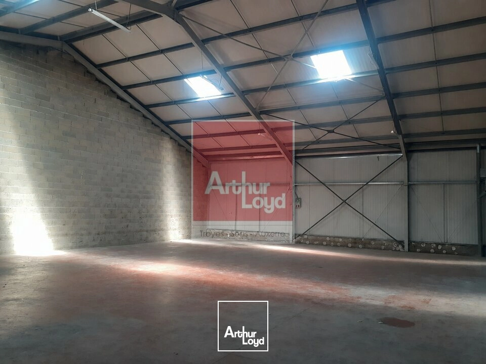 Locaux d'activité & Entrepôts - Location - SAINT-ANDRÉ-LES-VERGERS - 10120 - 300-300 - 7835947
