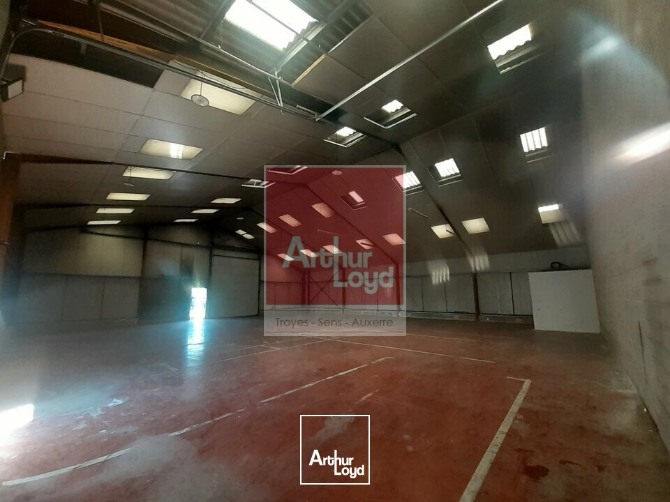 Locaux d'activité & Entrepôts - Location - SAINT-ANDRÉ-LES-VERGERS - 10120 - 400-400 - 7837315