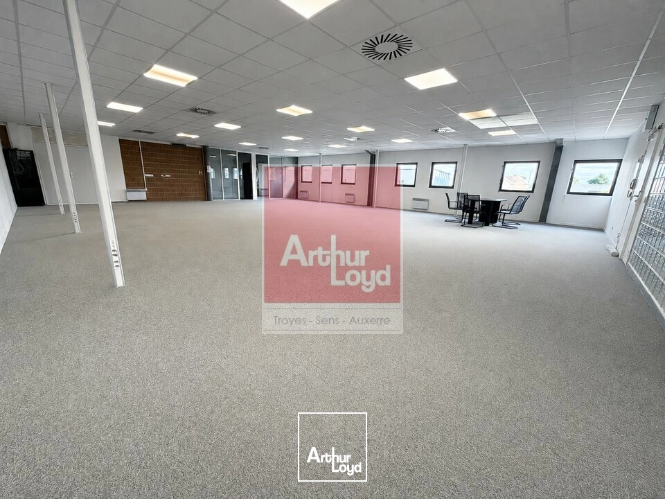 Bureaux - Location - LA CHAPELLE SAINT LUC - 10600 - 187.8-187.8 - 7838049