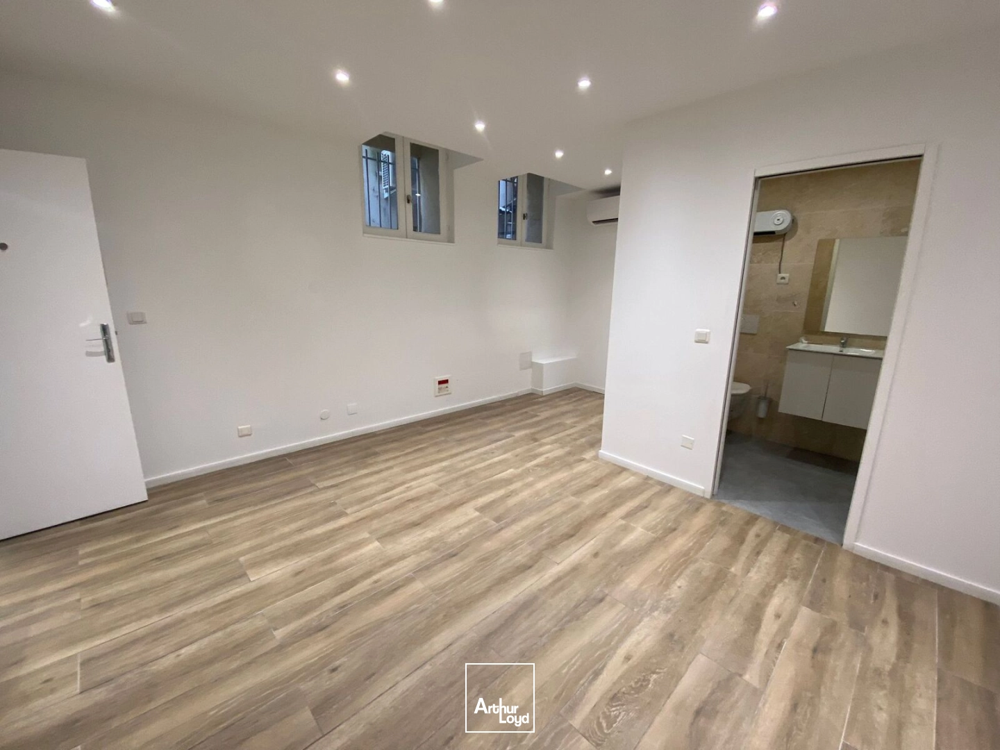 Locaux commerciaux - Location - MARSEILLE - 13003 - 80-80 - 7851022