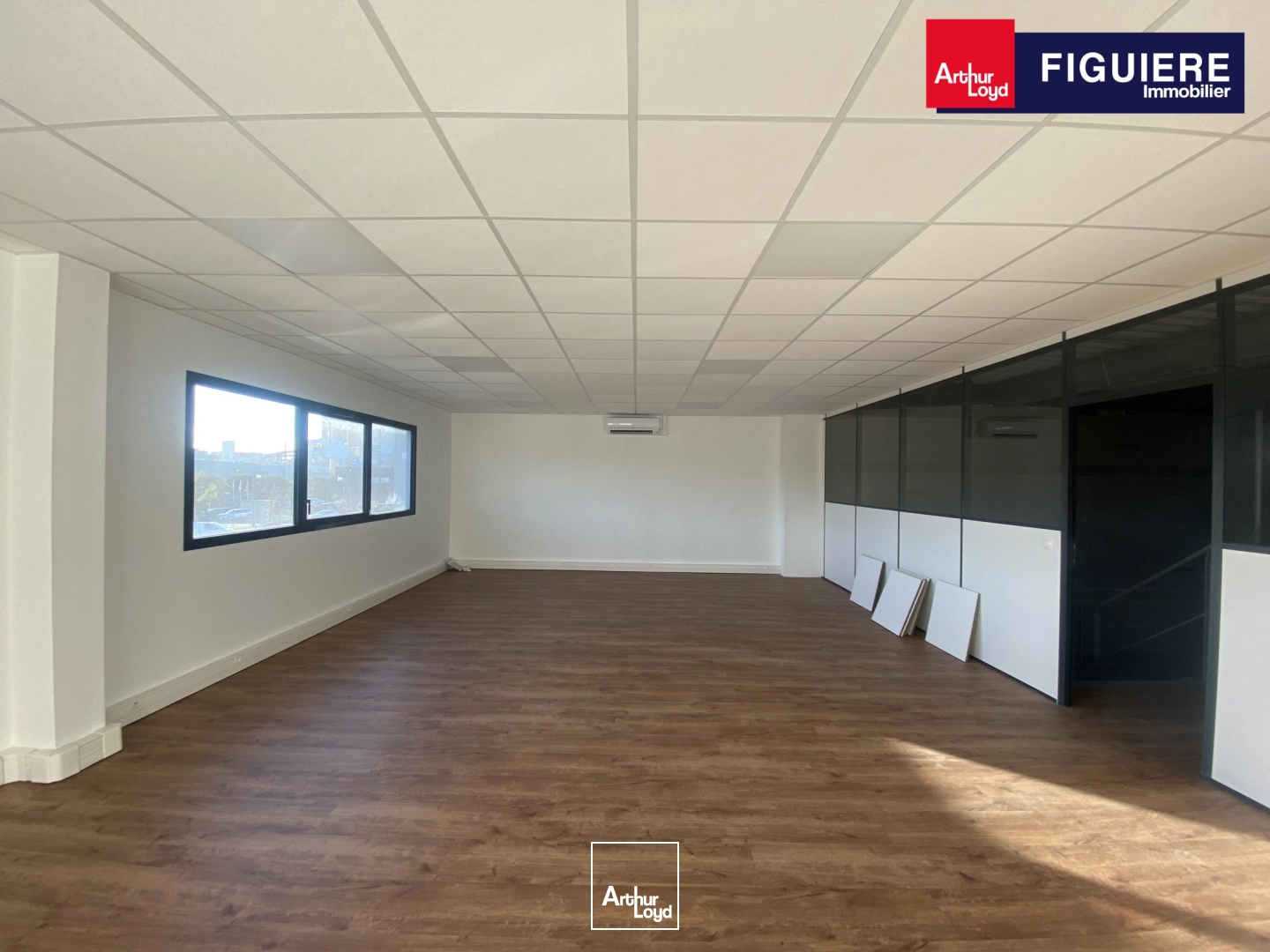 Locaux d'activité & Entrepôts - Location - MEYREUIL - 13590 - 242-242 - 7869844