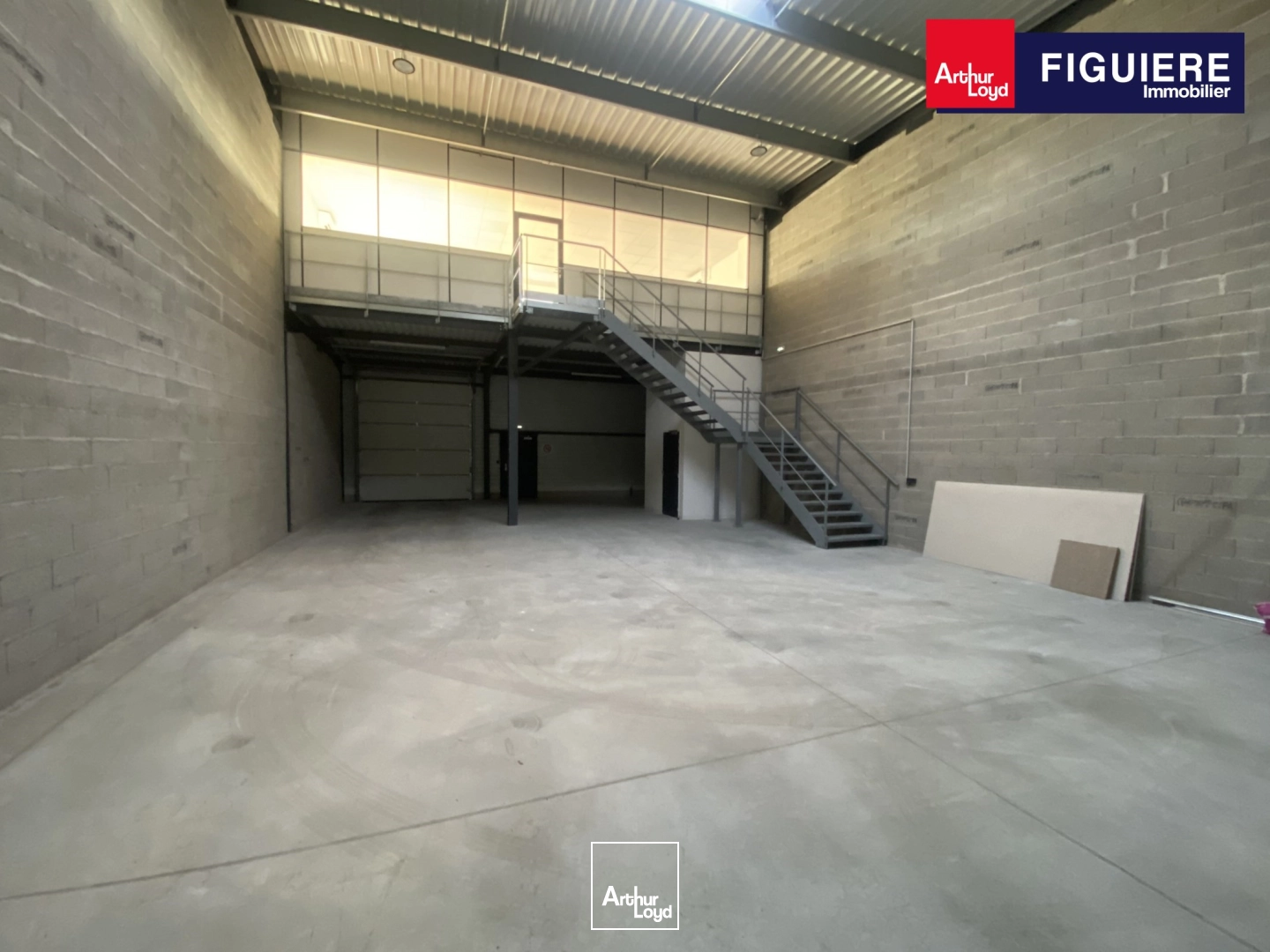 Locaux d'activité & Entrepôts - Location - MEYREUIL - 13590 - 242-242 - 7869842