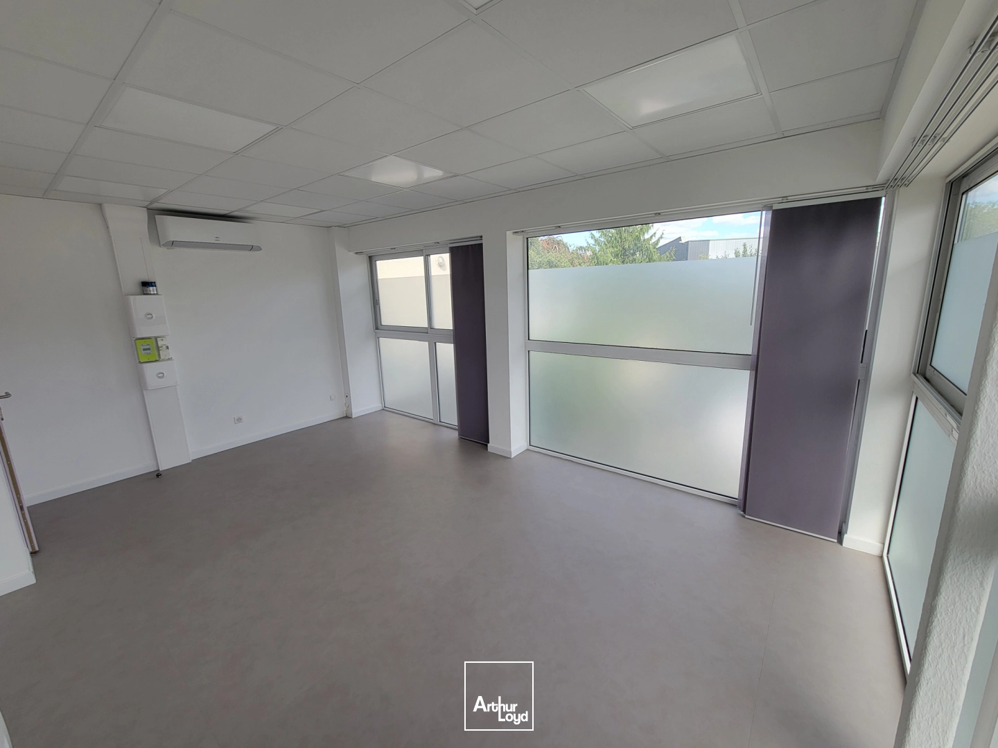 Locaux d'activité & Entrepôts - Location - Voujeaucourt - 25420 - 17-17 - 7877262
