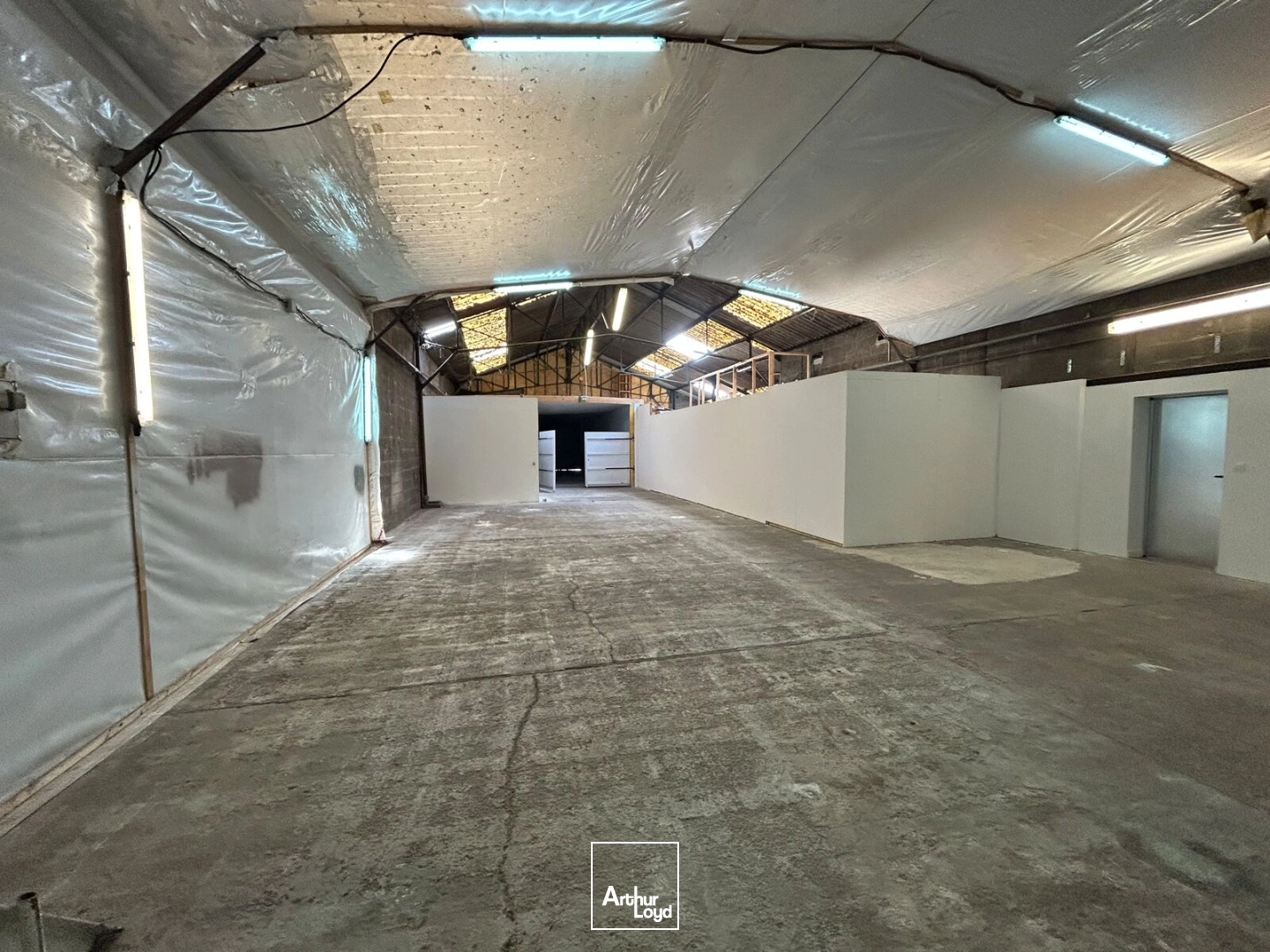 Locaux d'activité & Entrepôts - Location - MONTOIR DE BRETAGNE - 44550 - 211-211 - 7878675