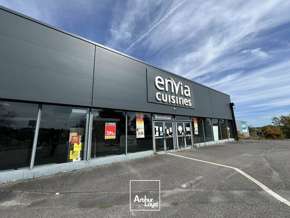 Locaux commerciaux - Vente - CHAMPNIERS - 16430 - 600-600 - 7879352