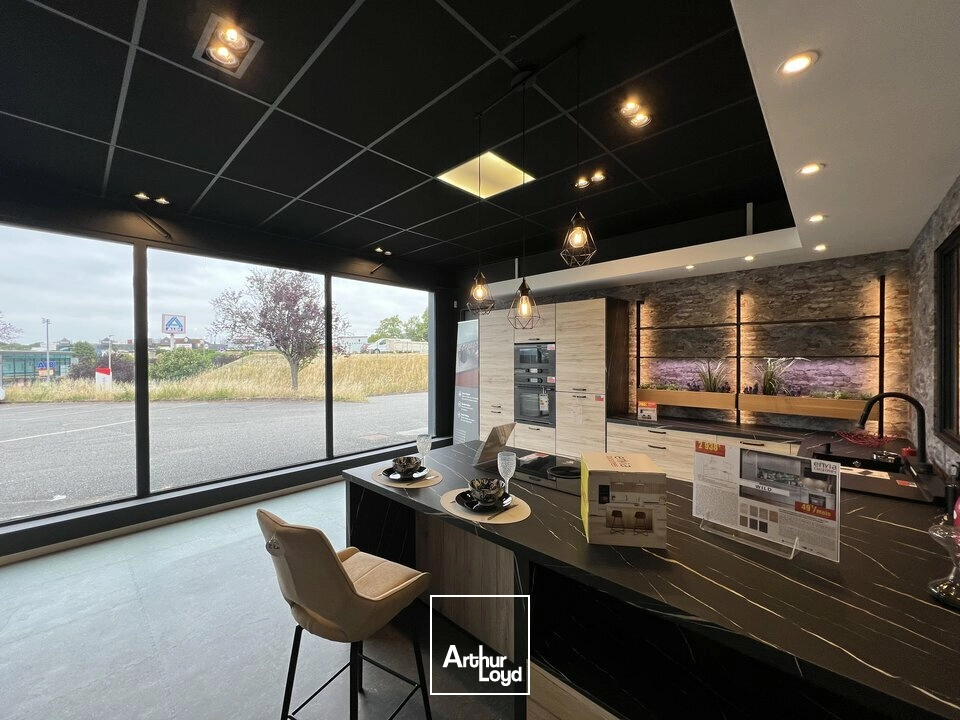 Locaux commerciaux - Vente - CHAMPNIERS - 16430 - 600-600 - 7879353
