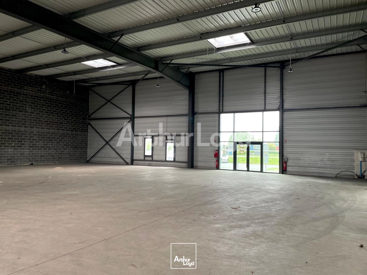 Locaux d'activité & Entrepôts - Location - COQUELLES - 62231 - 560-1168 - 7894014