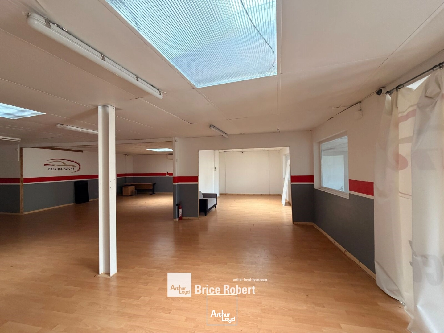 Locaux d'activité & Entrepôts - Location - SAINT PRIEST - 69800 - 270-270 - 7896659