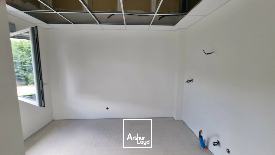 Locaux d'activité & Entrepôts - Location - SAINT BENOIT - 86280 - 270-540 - 7905926