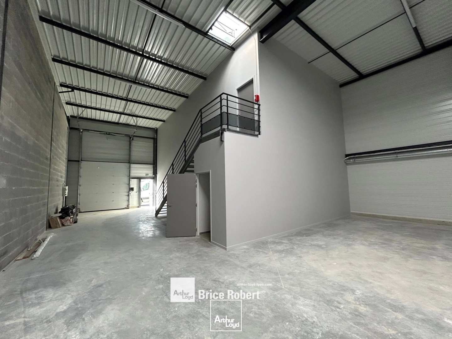 Locaux d'activité & Entrepôts - Location - GENAY - 69730 - 292.6-585.2 - 7909748