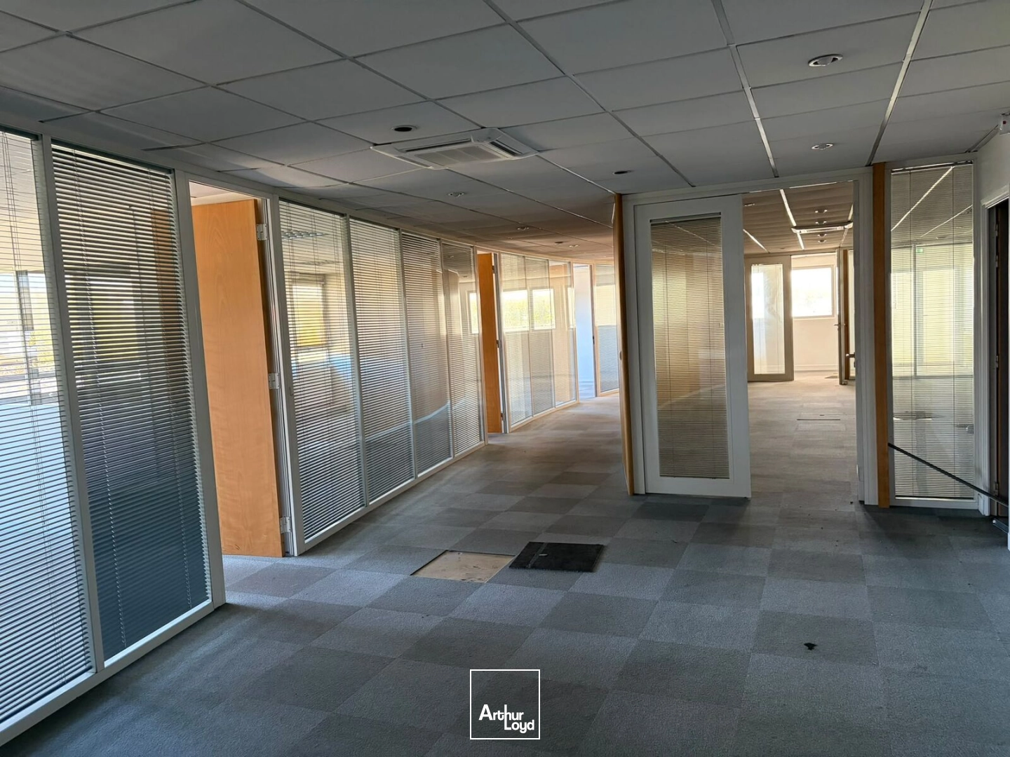 Locaux d'activité & Entrepôts - Location - SAINT OUEN L'AUMONE - 95310 - 4404-4404 - 7910320