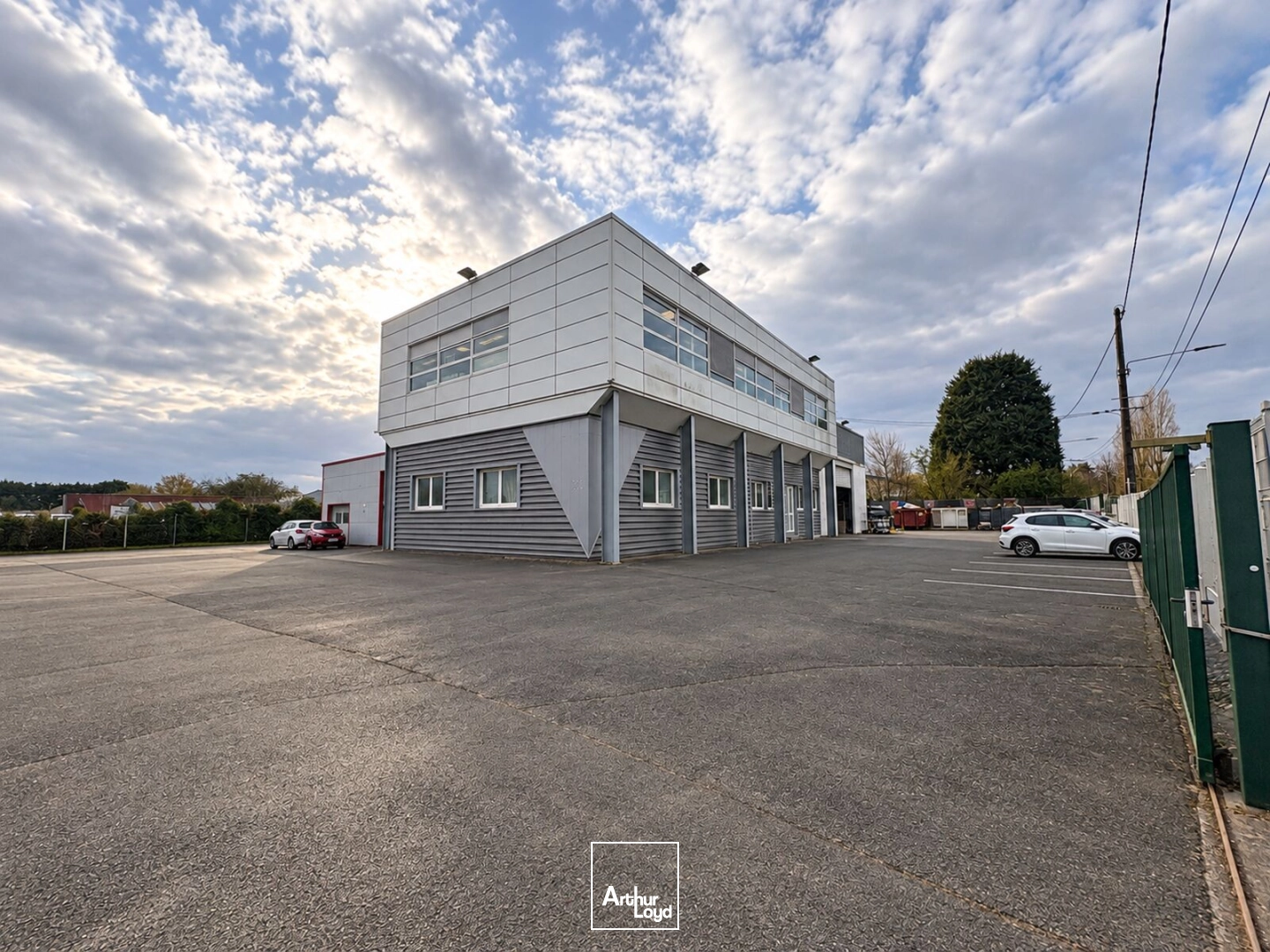 Locaux d'activité & Entrepôts - Location - SAINT JEAN DE BRAYE - 45800 - 692.35-692.35 - 7916044