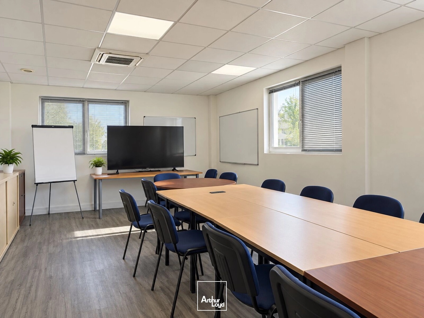 Locaux d'activité & Entrepôts - Location - SAINT JEAN DE BRAYE - 45800 - 692.35-692.35 - 7916056