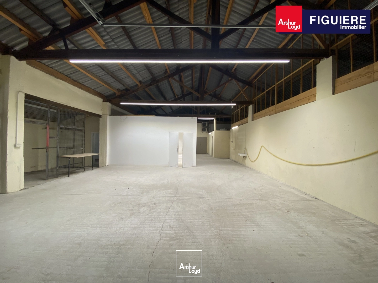 Locaux d'activité & Entrepôts - Location - SAINT VICTORET - 13730 - 540-540 - 7917490