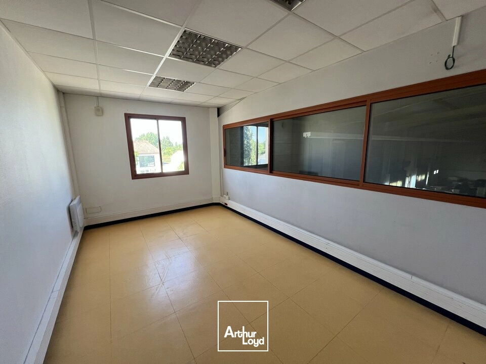 Locaux d'activité & Entrepôts - Location - RUELLE SUR TOUVRE - 16600 - 663-663 - 7918923