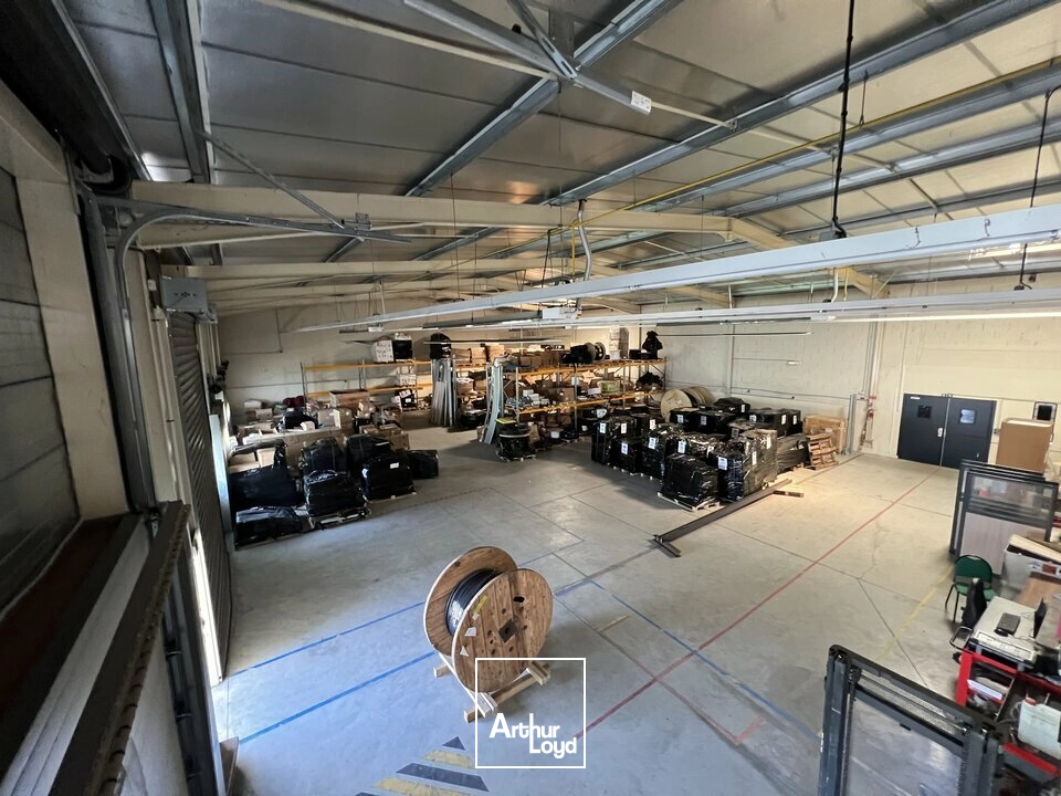 Locaux d'activité & Entrepôts - Location - RUELLE SUR TOUVRE - 16600 - 663-663 - 7918922