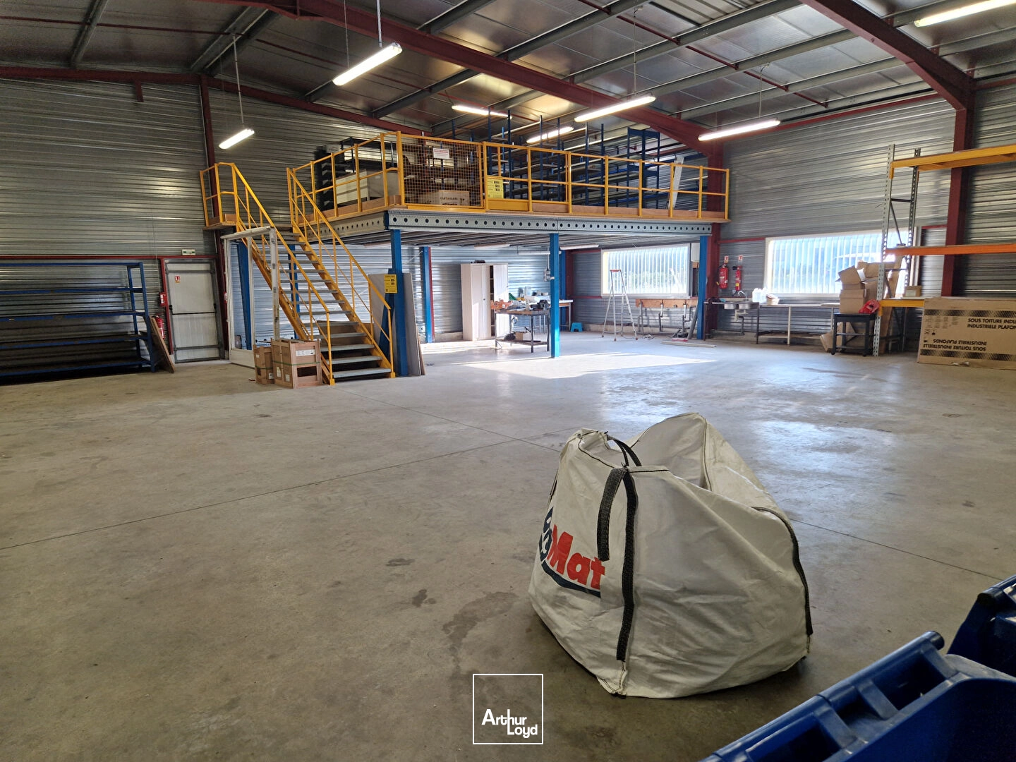 Locaux d'activité & Entrepôts - Location - LIMOGES - 87000 - 725-725 - 7922614
