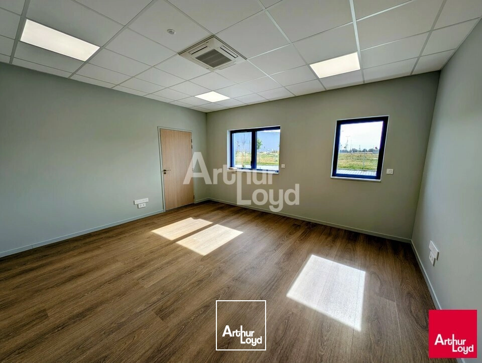 Locaux d'activité & Entrepôts - Location - BÉDÉE - 35137 - 1700-1700 - 7924564