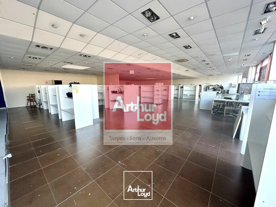 Locaux commerciaux - Location - SAINT-PARRES-AUX-TERTRES - 10410 - 200-594 - 7949795