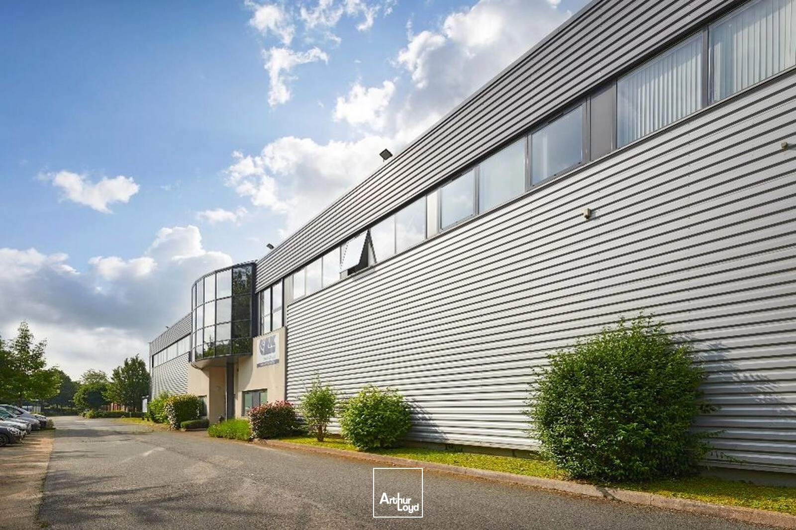 Locaux d'activité & Entrepôts - Location - MAGNY LES HAMEAUX - 78114 - 447-1039 - 7954539