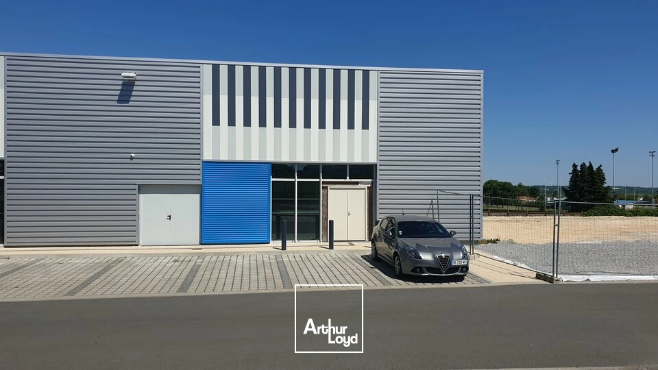 Locaux commerciaux - Location - AZAY-LE-BRÛLÉ - 79400 - 300-300 - 8008681