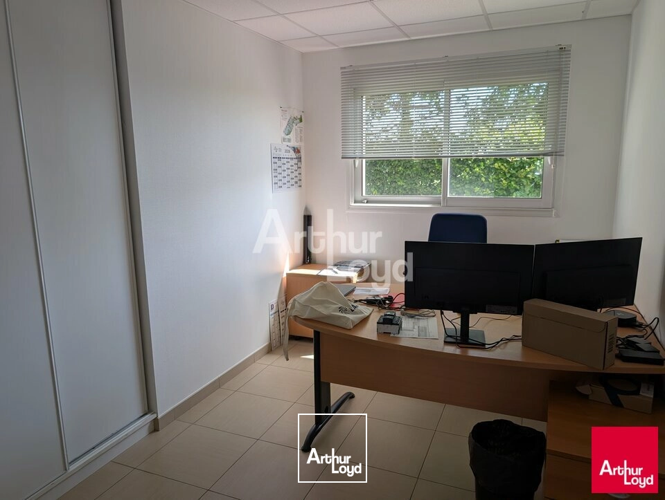 Locaux d'activité & Entrepôts - Location - LA MÉZIÈRE - 35520 - 1020-1020 - 8014198