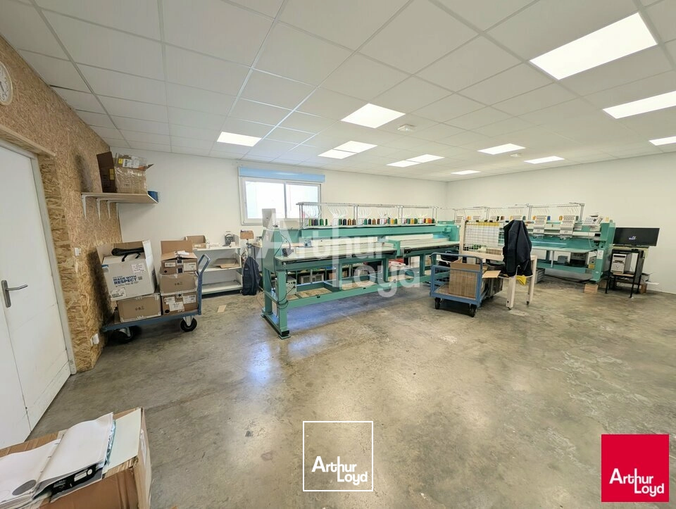 Locaux d'activité & Entrepôts - Location - VEZIN-LE-COQUET - 35132 - 190-190 - 8014504