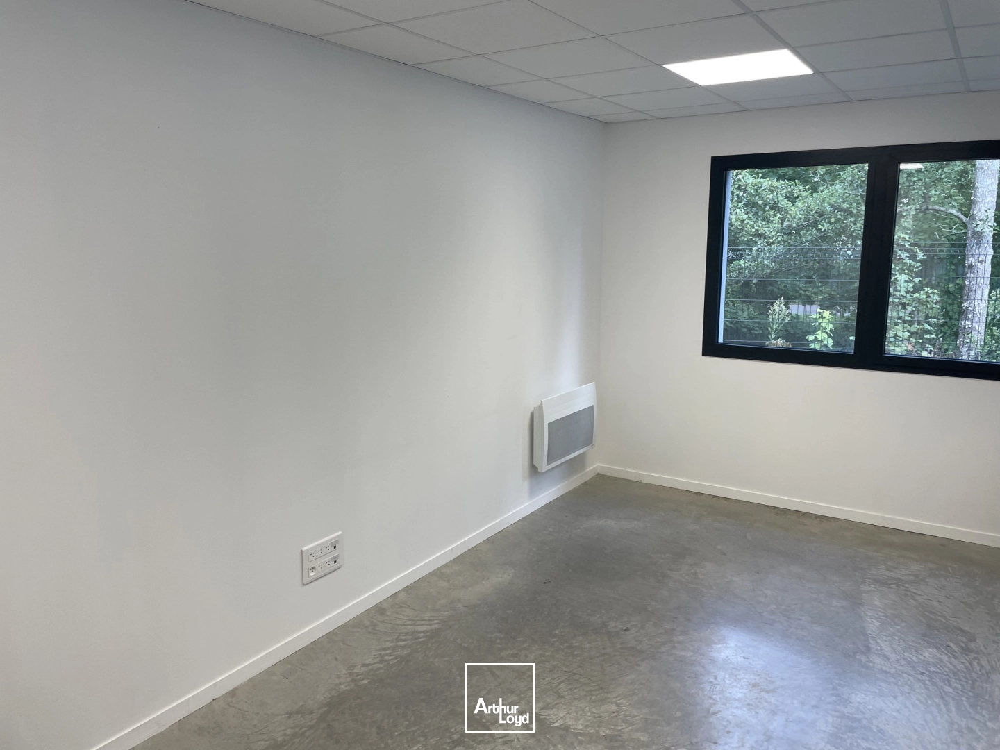 Locaux d'activité & Entrepôts - Location - BEAUVAIS - 60000 - 280-280 - 8024140