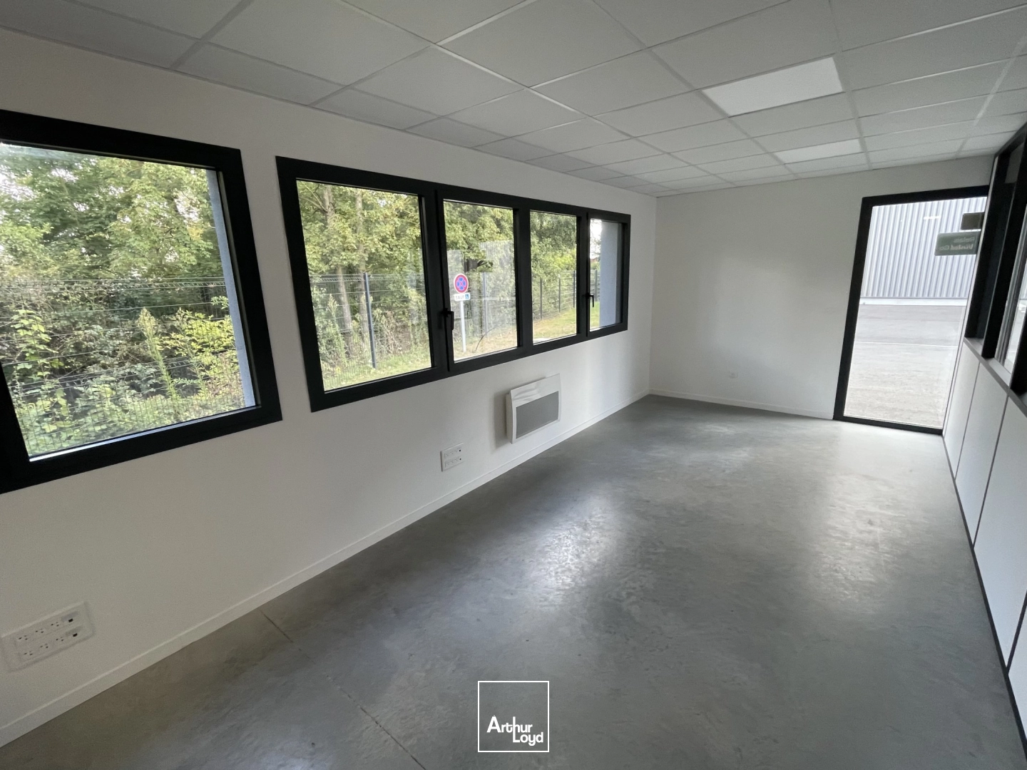 Locaux d'activité & Entrepôts - Location - BEAUVAIS - 60000 - 280-280 - 8024141