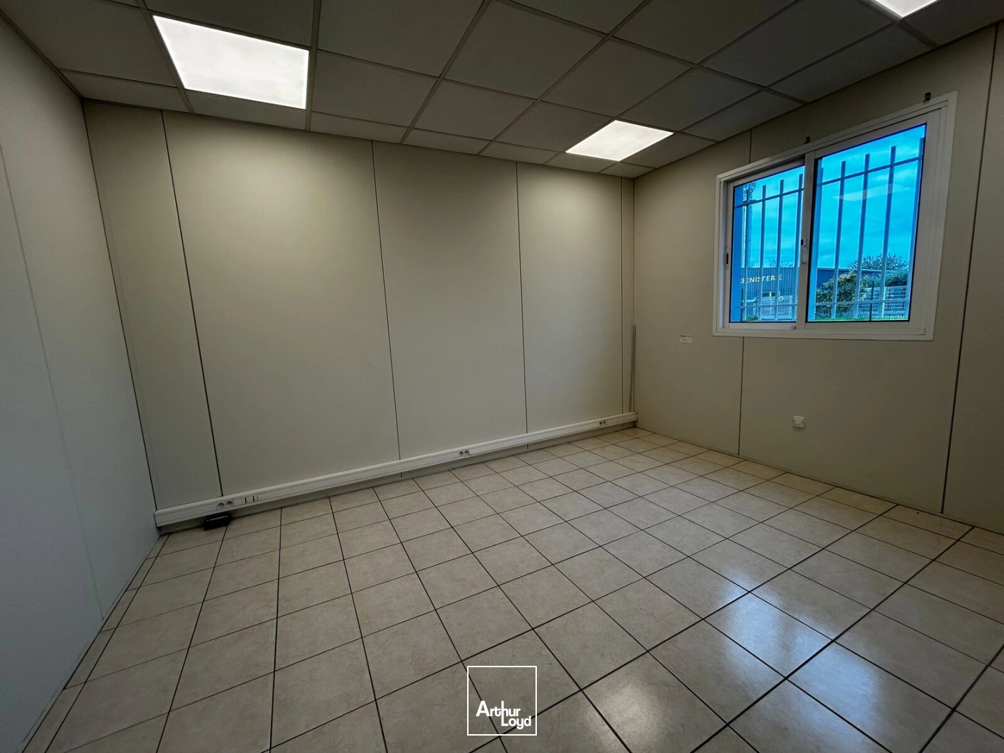 Locaux d'activité & Entrepôts - Location - BLANQUEFORT - 33290 - 240-240 - 8042640