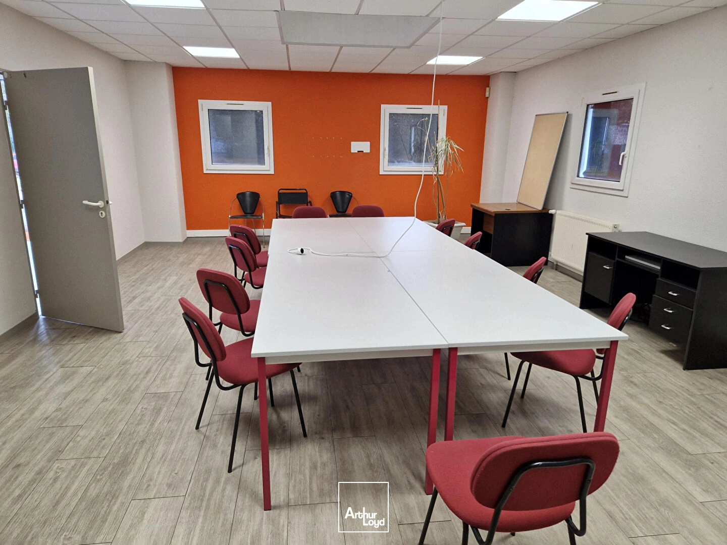 Locaux d'activité & Entrepôts - Location - LE PALAIS SUR VIENNE - 87410 - 530-530 - 8067459