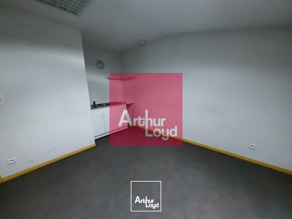 Locaux d'activité & Entrepôts - Location - ROMAGNAT - 63540 - 775-775 - 6458317