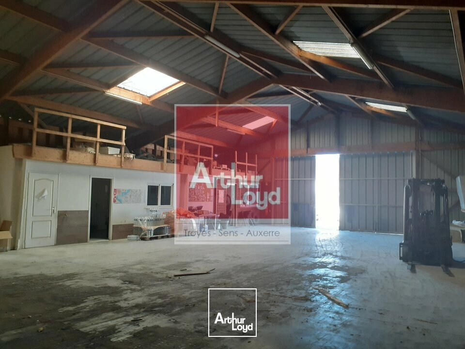 Locaux d'activité & Entrepôts - Location - LA CHAPELLE-SAINT-LUC - 10600 - 302-302 - 7025505