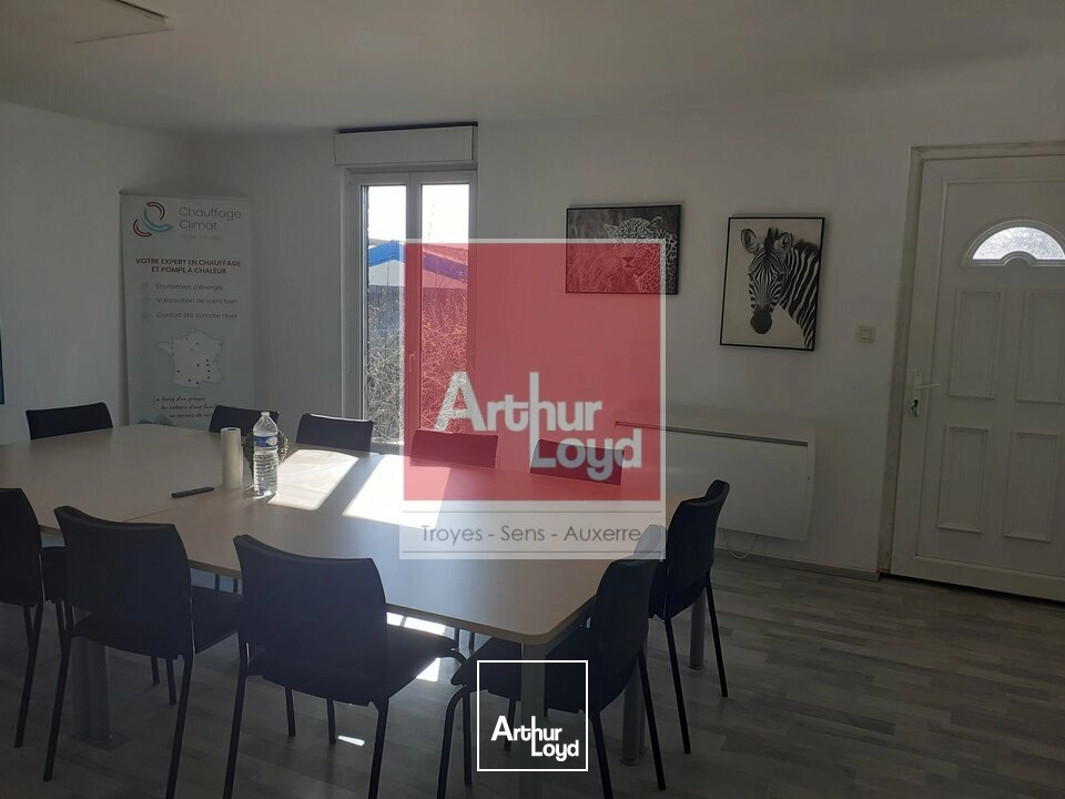 Locaux d'activité & Entrepôts - Location - LA CHAPELLE-SAINT-LUC - 10600 - 302-302 - 7025506
