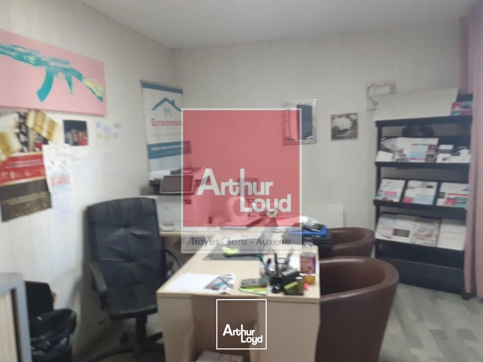 Locaux d'activité & Entrepôts - Location - LA CHAPELLE-SAINT-LUC - 10600 - 302-302 - 7025512