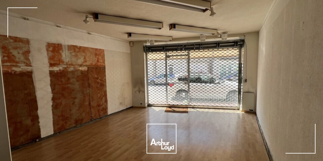 Local commercial disponible au centre-ville de RUELLE-SUR-TOUVRE