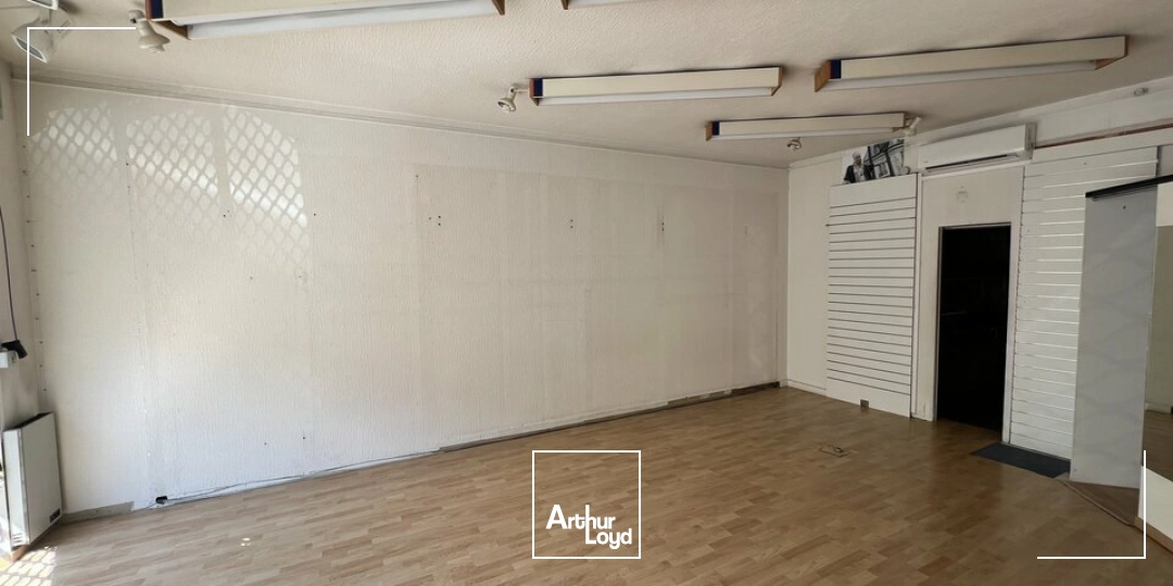 Local commercial disponible au centre-ville de RUELLE-SUR-TOUVRE