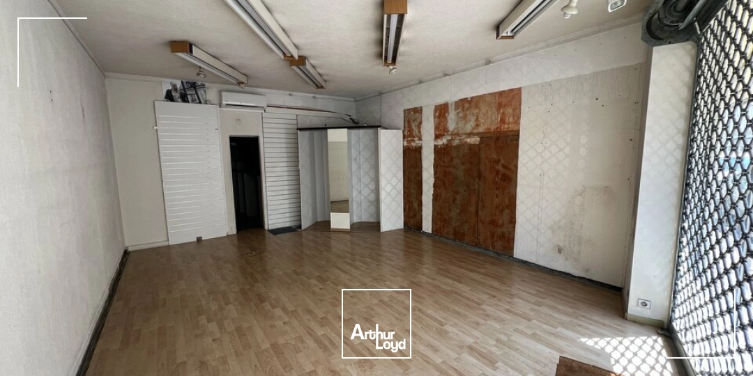 Local commercial disponible au centre-ville de RUELLE-SUR-TOUVRE