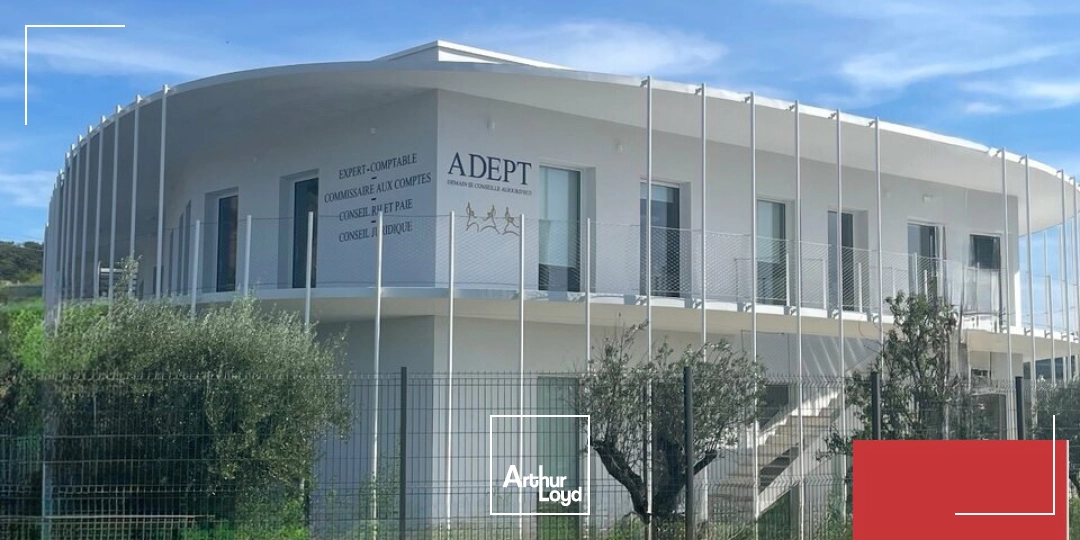 SAINT PAUL TROIS CHÂTEAUX - A LOUER PLATEAUX DE BUREAUX NEUFS DIVISIBLES AVEC PARKING