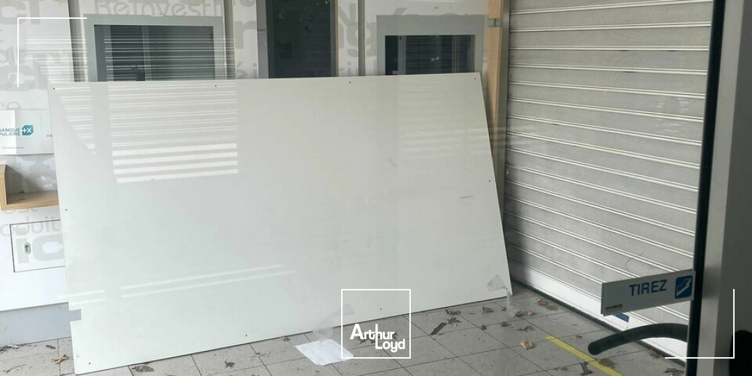 LOCAL - 110M² - LA ROCHE SUR YON 