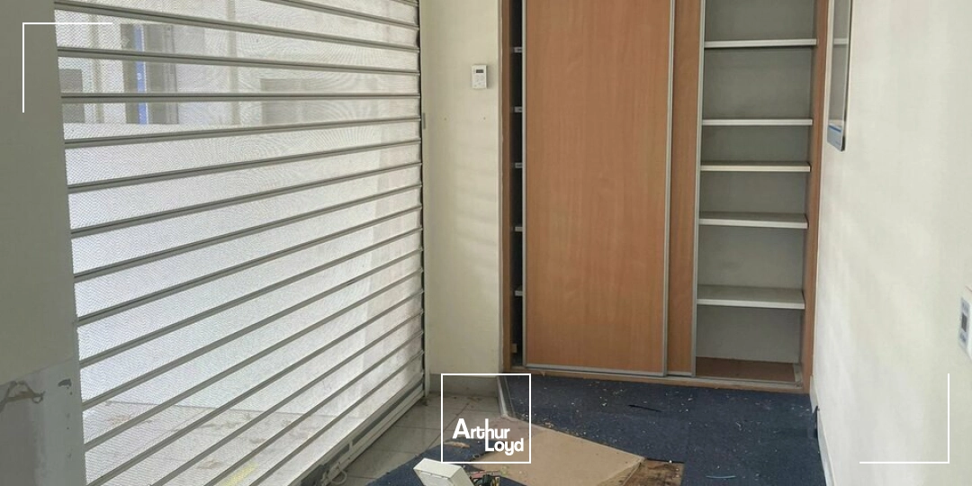 LOCAL - 110M² - LA ROCHE SUR YON 