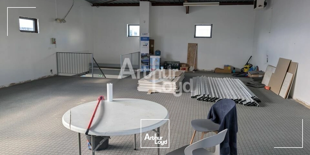 MELESSE - LOCAL COMMERCIAL A LOUER - 535 M²