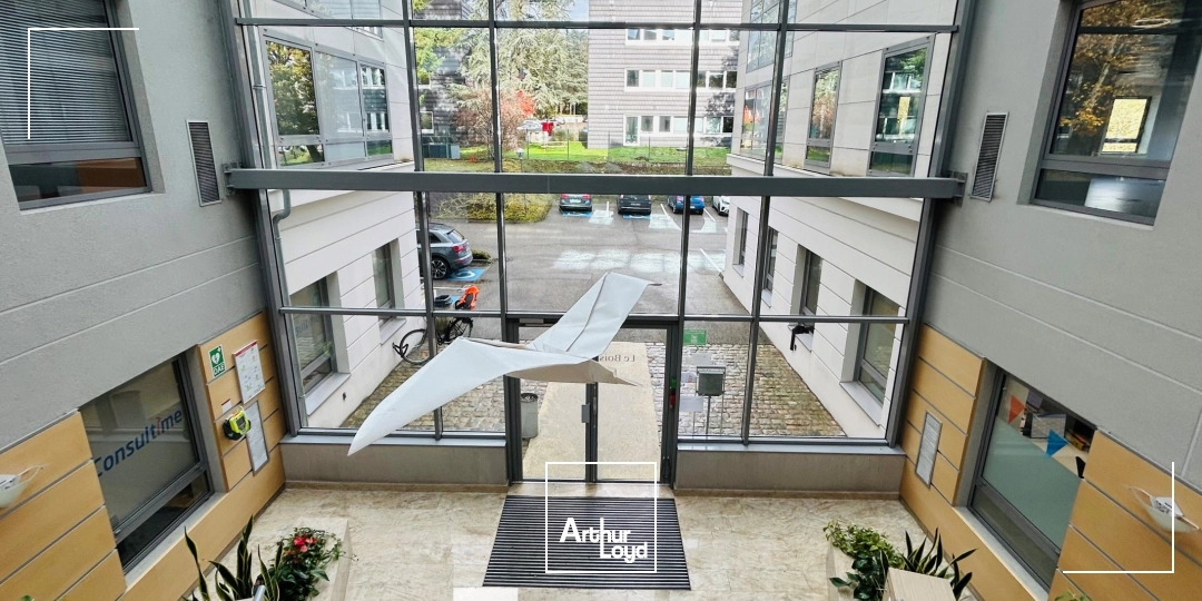 A louer - LE BOIS DES COTES 1&2 - Bureaux avec de nombreux parkings - Limonest