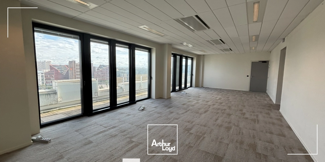 A louer - LE TERRALTA - Bureaux lumineux ERP 5ème catégorie - Lyon 3ème Part-Dieu