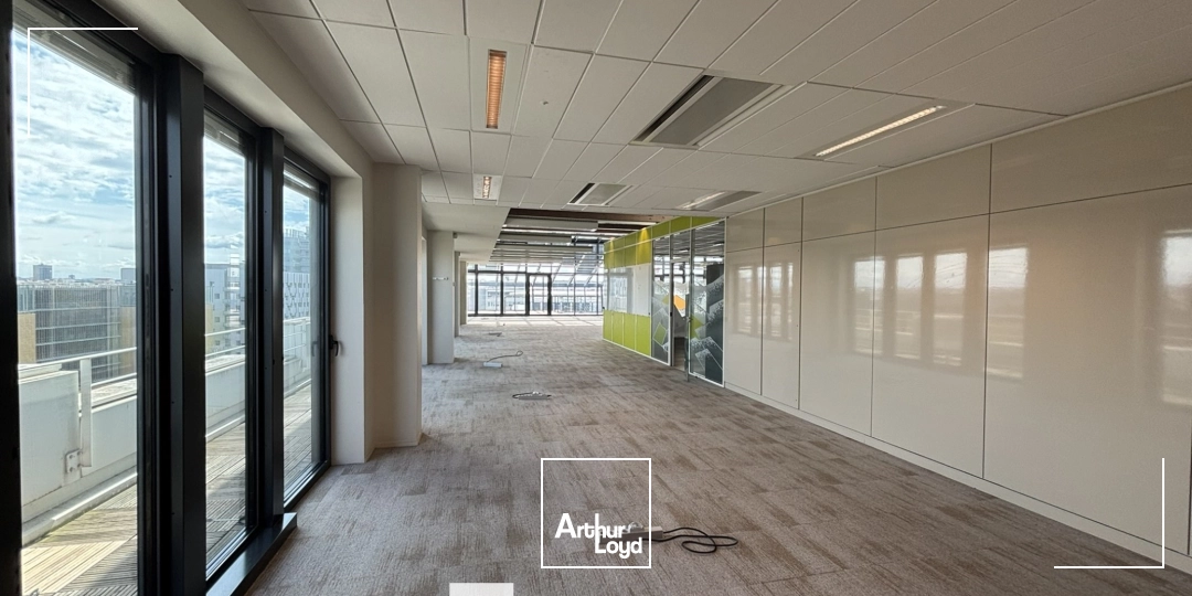 A louer - LE TERRALTA - Bureaux lumineux ERP 5ème catégorie - Lyon 3ème Part-Dieu