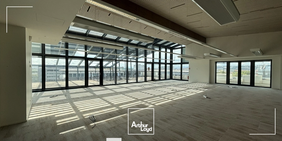 A louer - LE TERRALTA - Bureaux lumineux ERP 5ème catégorie - Lyon 3ème Part-Dieu