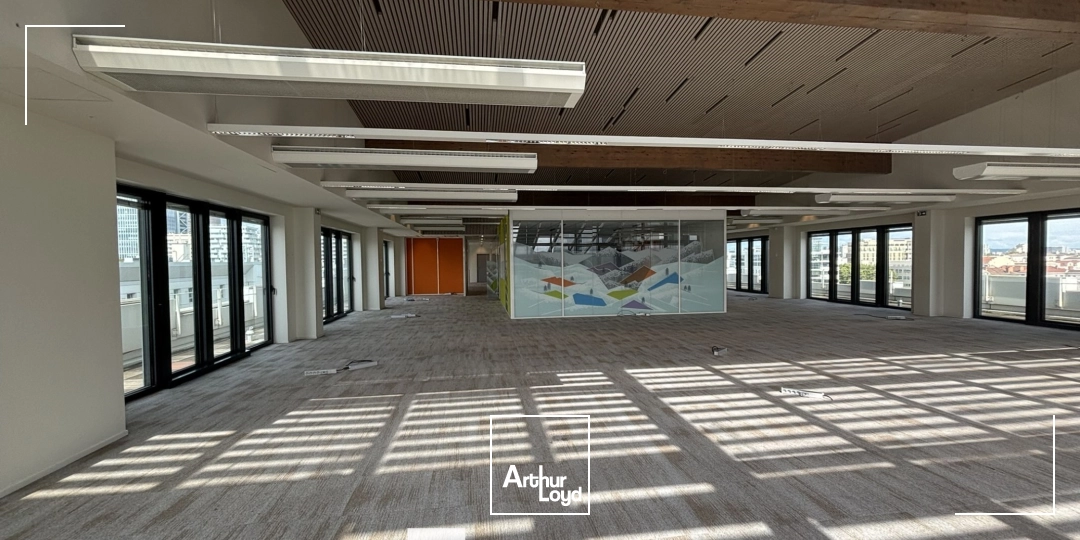 A louer - LE TERRALTA - Bureaux lumineux ERP 5ème catégorie - Lyon 3ème Part-Dieu