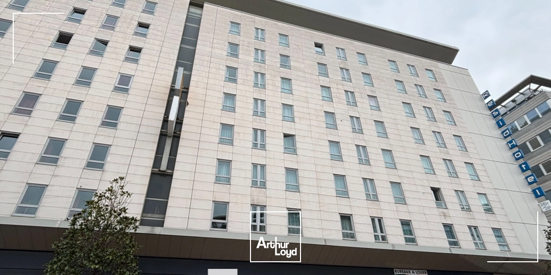 A louer - LE TERRALTA - Bureaux lumineux ERP 5ème catégorie - Lyon 3ème Part-Dieu