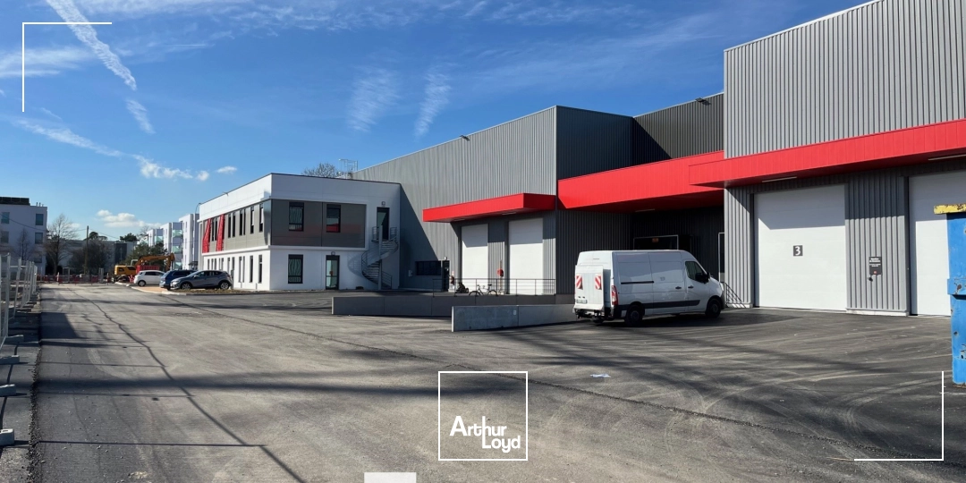 A LOUER - Parc d'activités dernière génération - SAINT-PRIEST