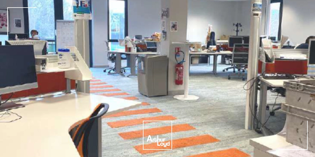 A louer - LES HETRES LA LIMEE - Bureaux dans immeuble indépendant - Limonest